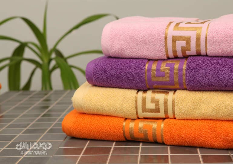 مقایسه حوله استخری و نیم‌حمام